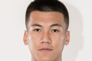 记者：闫炳良没有骨折，正常情况下三周左右能恢复