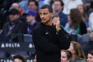 马祖拉谈战太阳：挑战在于球队攻防两端的篮板保护能力