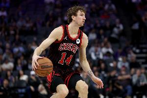 身体素质真棒！布泽利斯各种暴扣 22中12&三分13中5砍29分7板3帽