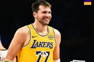 湖人官方晒出东契奇周最佳海报 詹姆斯第一时间转发送上祝贺！