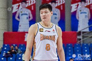 还在找状态！张宁替补出战22分钟10中3得6分4篮板 三分5中0