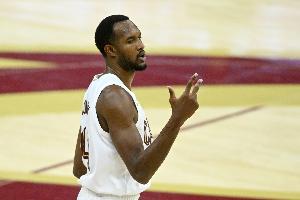 得吃得喝！莫布里21中12砍下27分15板2助3帽 6前场板