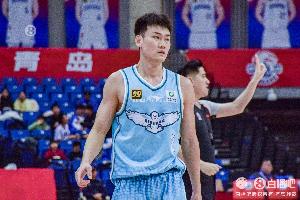 希望手腕无碍！王睿泽半场5中4&三分2中2高效拿到12分2断