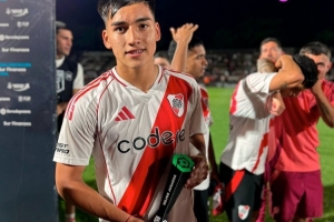 河床新星经纪人：很多欧洲强队关注他很久，将其列入引援候选名单