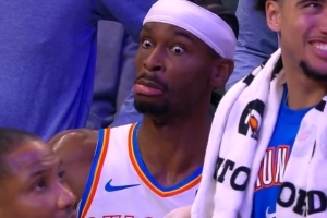 很干净！亚历山大抢断萨格斯被吹犯规&雷霆挑战成功 SGA鬼脸回应