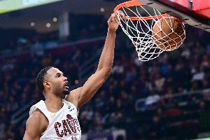 撑起内线！阿伦受伤后 莫布里场均21.8分10.3板2.5帽&命中率61%