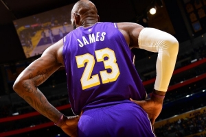 麦克斯维尔：下赛季詹姆斯不会在湖人 那是里夫斯和东契奇的球队