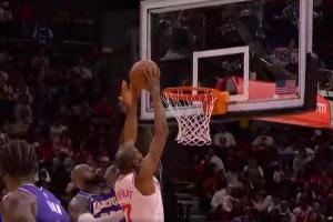 湖人13分优势没了！杜兰特接到申京传球扣篮得手 火箭反超比分