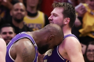 东契奇谈7连胜：赢球让一切变得容易和有趣 赢球就能享受快乐