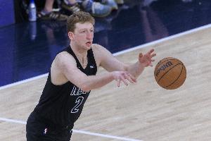 篮网首发5人组上半场合计9分 沃尔夫4分克洛尼3分特拉奥雷2分