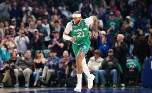 基德：加福德脚踝好多了&更像过去的那个他 他的篮下终结非常好