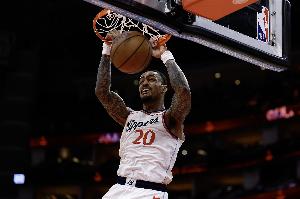 难挽败局！科林斯11投6中&罚球6中6 砍下18分7板2助1帽