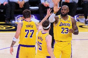 高情商！詹姆斯：教练组制定了很棒的计划 一切始于里夫斯和卢卡