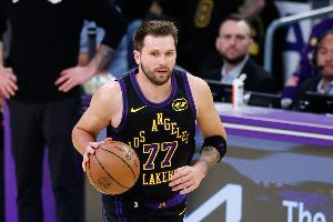 Skip：东契奇在83分先生主场背靠背第二战砍60分 热火球迷倒戈了