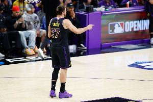 累不累的是事儿吗？东契奇四天三赛场均45.3分7.3板5.7助2.6断