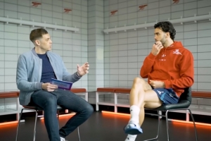 拉亚：如果赢得英超我可能会剃光头 世界最佳门将我会选库尔图瓦