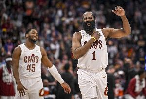 双擎驱动！哈登和米切尔同场砍下20+ 骑士生涯第6次