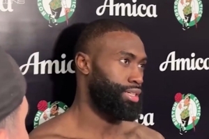 不敌狼队！杰伦·布朗：比赛对抗激烈 球队没能匹配对手攻防强度