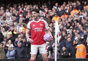 内维尔：定位球规则必须改革，现在比赛在定位球方面太花时间了