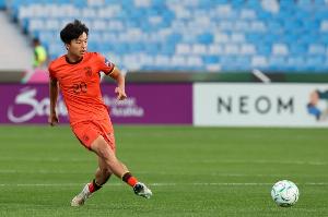 官方:国足补招李扬、李镇全,塞尔吉尼奥、魏震因伤未随队出征