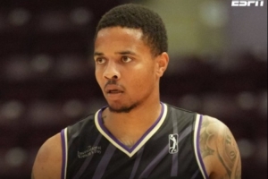 2017年的NBA状元秀!Shams:富尔茨和猛龙签约10天短合同