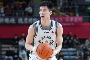 同曦官方：郭昊文崴脚受伤 赛后第一时间前往医院进行进一步检查