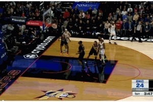 很难说没有情绪！麦凯恩面对老东家76人上场后连中两记三分！