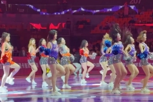 WCBA全明星周末在西安落幕！媒体人分享啦啦队精彩表演