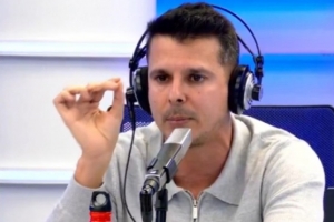 记者：皇马每个周一都在抱怨，但我们7年换了4位裁判委员会主席