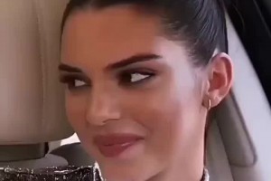 布克： ！ 詹娜竟然还同时谈过两个男朋友？