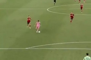 竟能如此相像！梅西是唯一能完美重现自己进球的球员